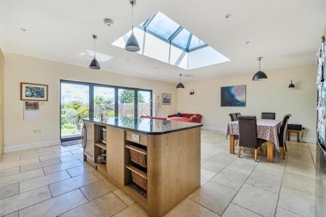 Kitchen/Dining Roo,