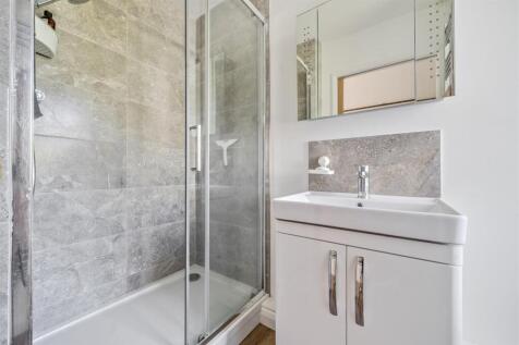 2nd Shower room
