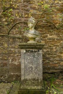 Statue.jpg