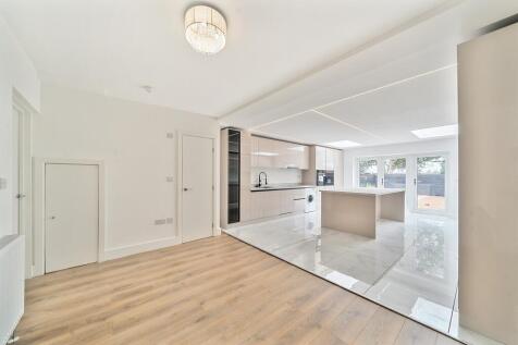 Kitchen/Dining Area