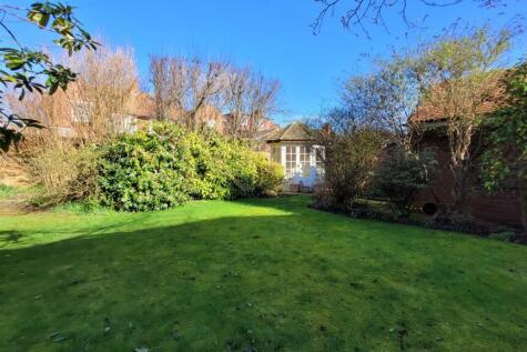 Newbury Road, 17 - Rear garden 2 new.jpg