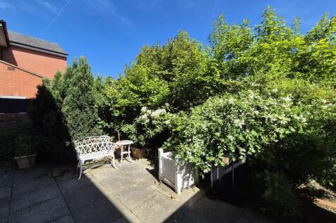 Newbury Road, 17 - Rear garden 4 new.jpg