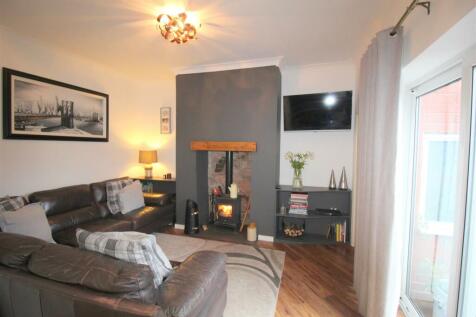 Sandhurst Ave, 38 Kitchen Living Space.JPG