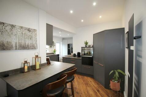 Sandhurst Ave, 38 Kitchen.JPG