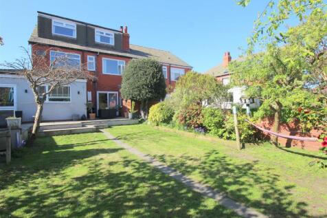 Sandhurst Ave, 38 Rear garden 5.JPG