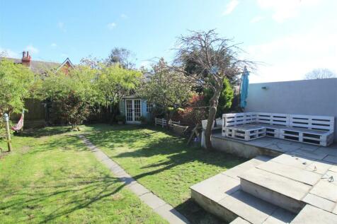 Sandhurst Ave, 38 Rear garden 8.JPG