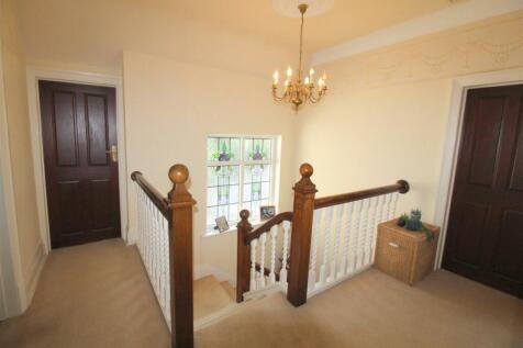 St Annes Road East, 202, first floor landing.JPG