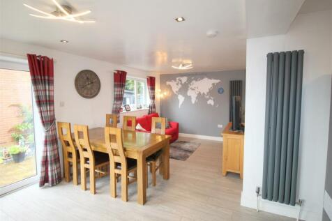 Ring Dyke Way, 1 Dining-Kitchen 2.JPG