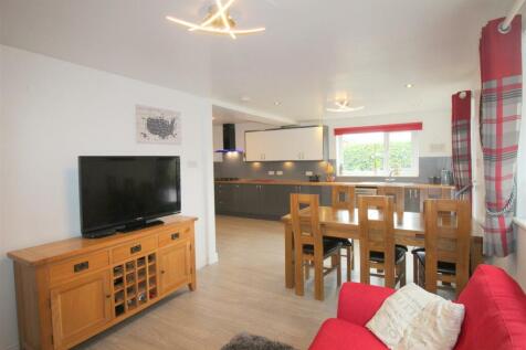 Ring Dyke Way, 1 Dining-Kitchen 3.JPG