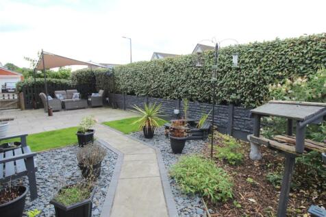 Ring Dyke Way, 1 Garden.JPG