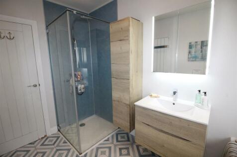 St Thomas Road, 78, bathroom 2.JPG