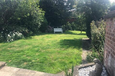 Rear garden 10.jpg