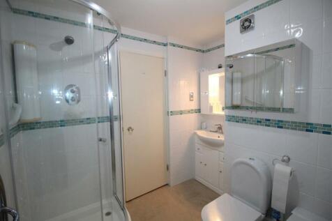 Ensuite 1.JPG