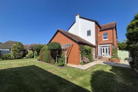 St Annes Road East, 200 - Rear garden 4.jpg