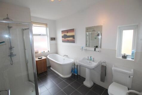 Trent Street, Bathroom.JPG