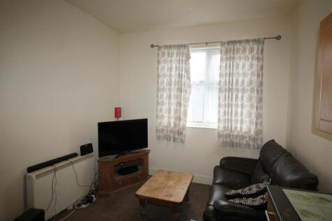 Open plan kitchen / lounge