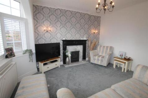 Mayfield Rd, 121, lounge 2.JPG