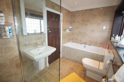 Mayfield Rd, 121, bathroom 2.JPG