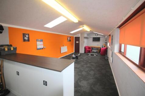 Mayfield Rd, 121, garage.JPG