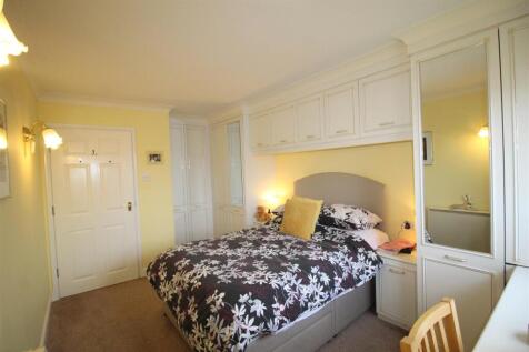 Croft Manor, Bedroom One 1.JPG