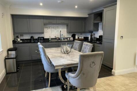 Open Plan Living / Dining Kitchen
