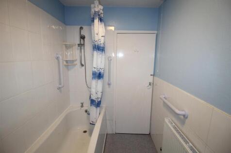 Eccleston Court, flat 2 - Bathroom 1.JPG