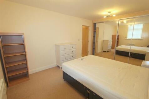 Queens Manor, 9, Bedroom.jpg