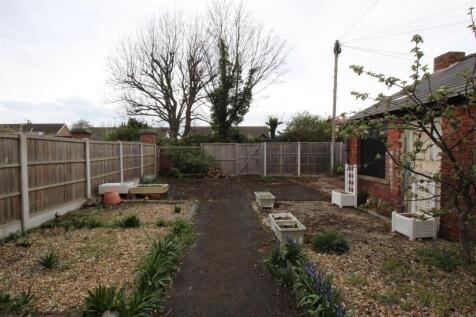 St Annes Road East, 147, Flat 1 - Rear garden 1.JP