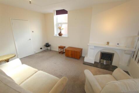 Victoria Road, 18, Flat 3 - Lounge furnished.jpg