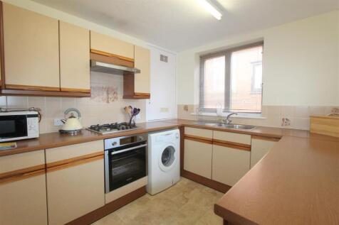 Victoria Road, 18, Flat 3 - kitchen 2.jpg