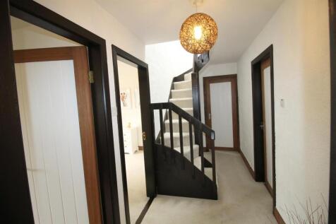 Fieldway, 4 Inner Hallway.JPG