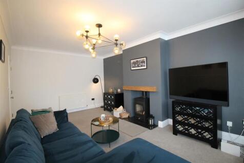 Clifton Drive South, Lounge 1.JPG