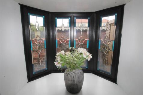 Caryl Road, 3 - hallway window.JPG