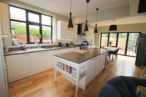 Caryl Road, 3 - kitchen.JPG