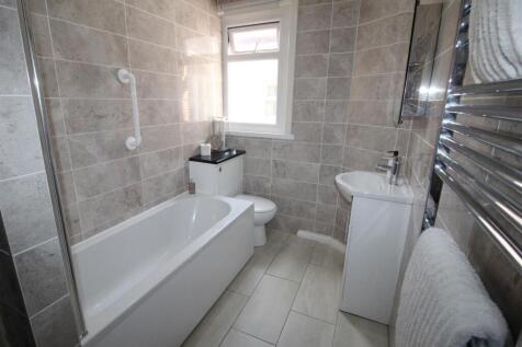 Park Rd, 50A, bathroom.JPG