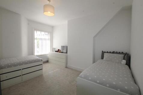 Park Rd, 50A, bed 2.JPG