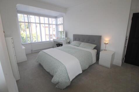 Park Rd, 50A, bed 1 (2).JPG