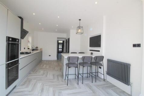 Park Rd, 50A, kitchen 3 new.JPG