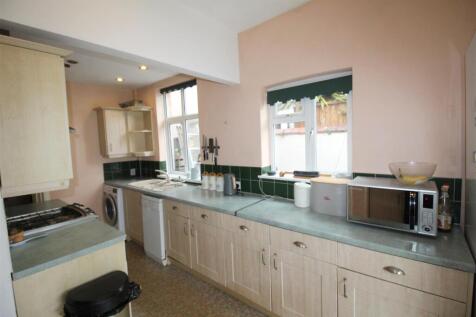 Cartmell Road, 13 Kitchen 1.JPG