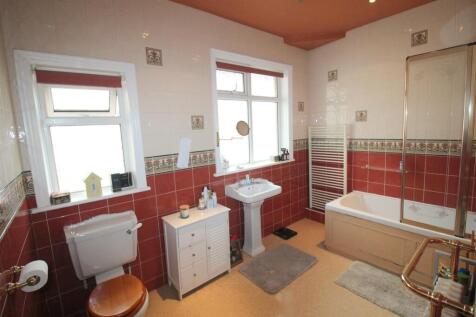 Cartmell Road, 13 Family Bathroom.JPG