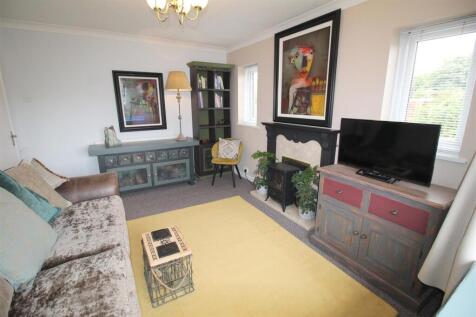 Boston Road, 29, lounge 2.JPG