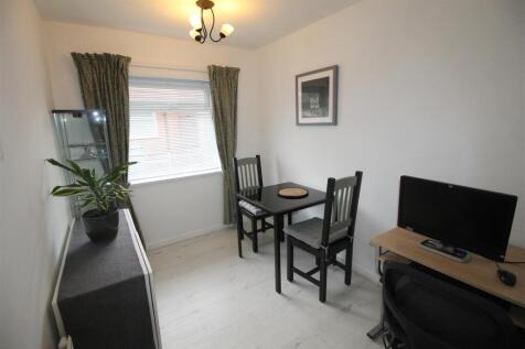 Boston Road, 29, dining room.JPG