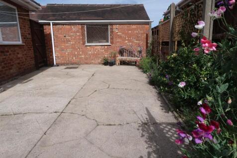 Boston Road, 29, V outside 3.JPG