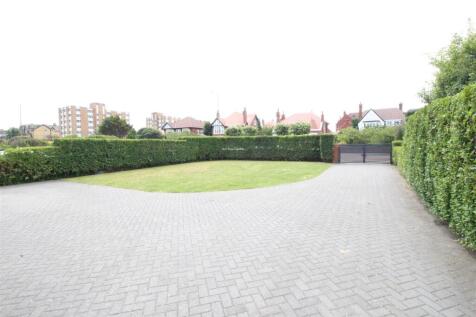 Driveway Entrance