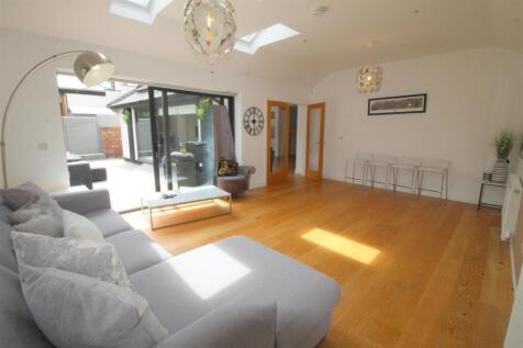 Rear Lounge