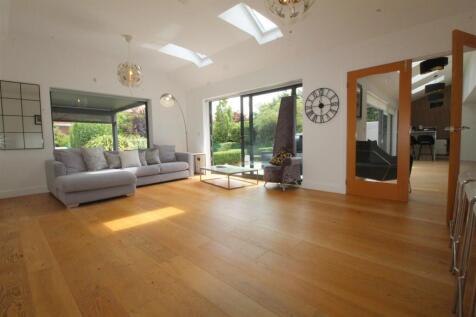 Rear Lounge