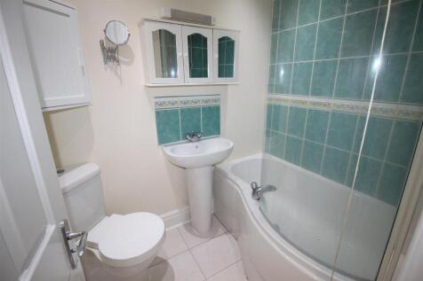 Bathroom.JPG