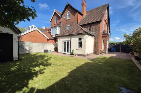 Lake Road, Rear Garden new.jpg