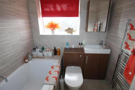 bathroom 2.JPG