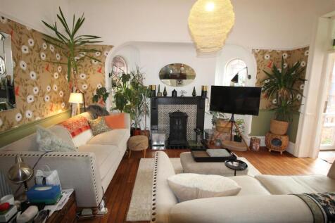 recep room 1.JPG